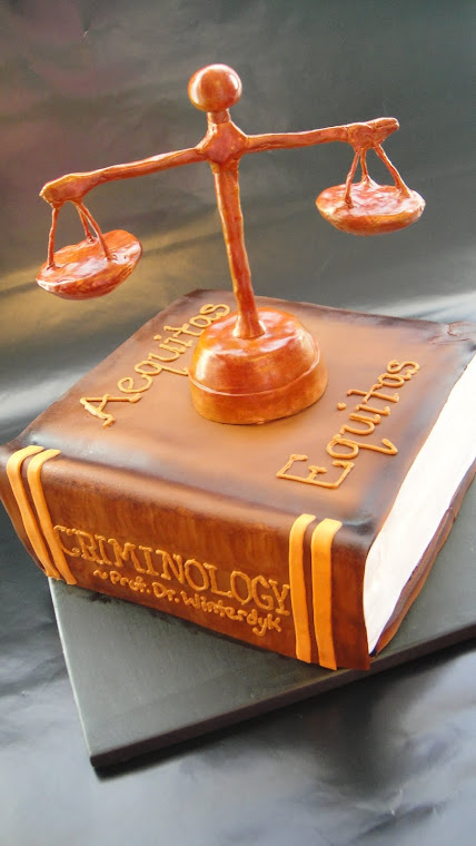 Book Cake