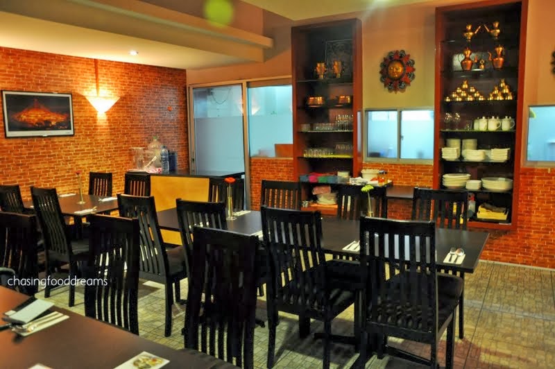 CHASING FOOD DREAMS Restaurant Nepal, Himalayan Cuisine Plaza Damas