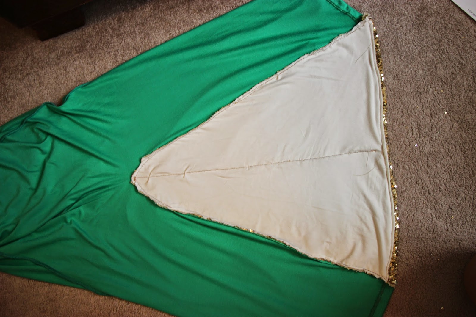 Tesslyn's How to add Fabric and Slit to a Maxi Skirt