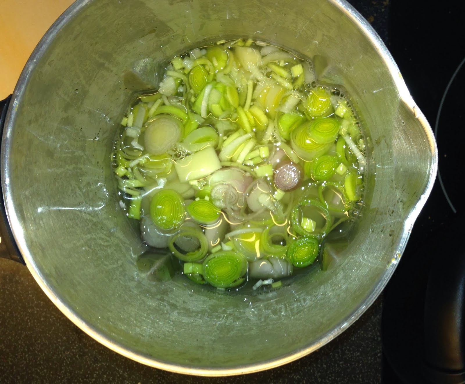 Renoir's Recipes: Basic potato and leek soup in soupmaker