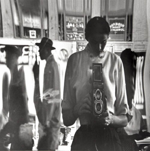 Auto-retratos ao espelho de fotógrafos famosos - Eve Arnold Auto-retratos ao espelho de fotógrafos famosos - Eve Arnold