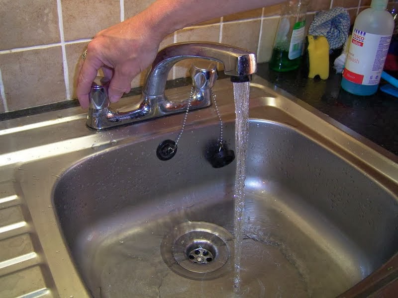 dripping mixer tap