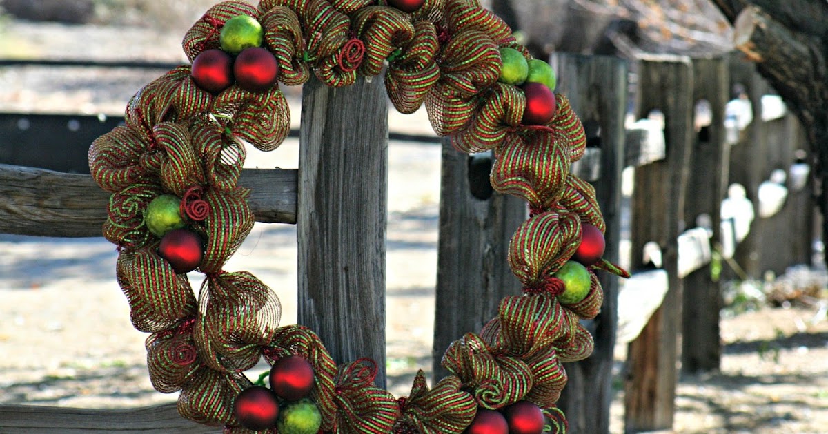 MarvinsDaughters: DIY Mesh Wreaths