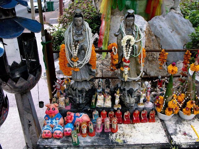 MEMORIAL PIC. HOMENAJE AL CERDO, BANGKOK, TAILANDIA