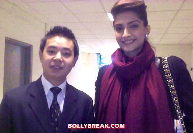 Sonam kapoor with a Fan - (2) - Sonam kapoor Real Life Pics Clicked by Fans