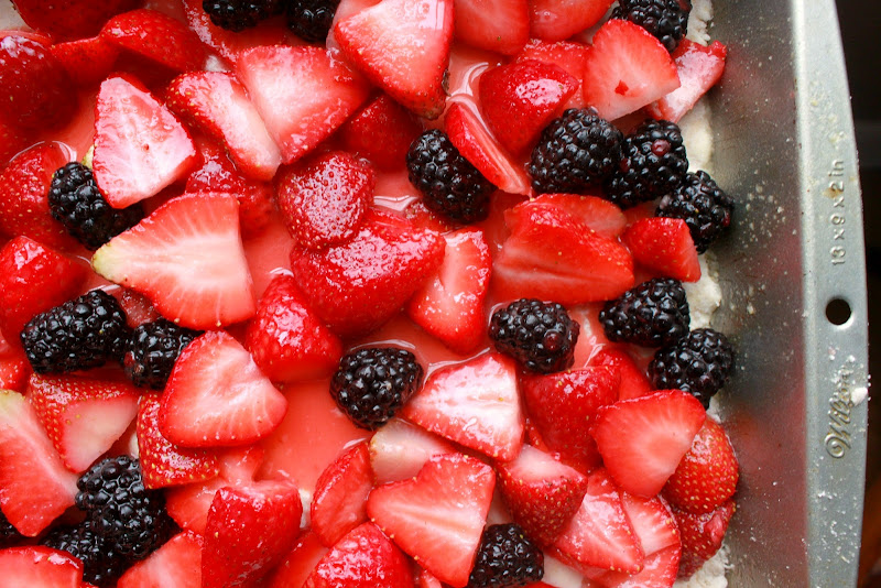 Annie's City Kitchen Strawberry Blackberry Crumble Bar