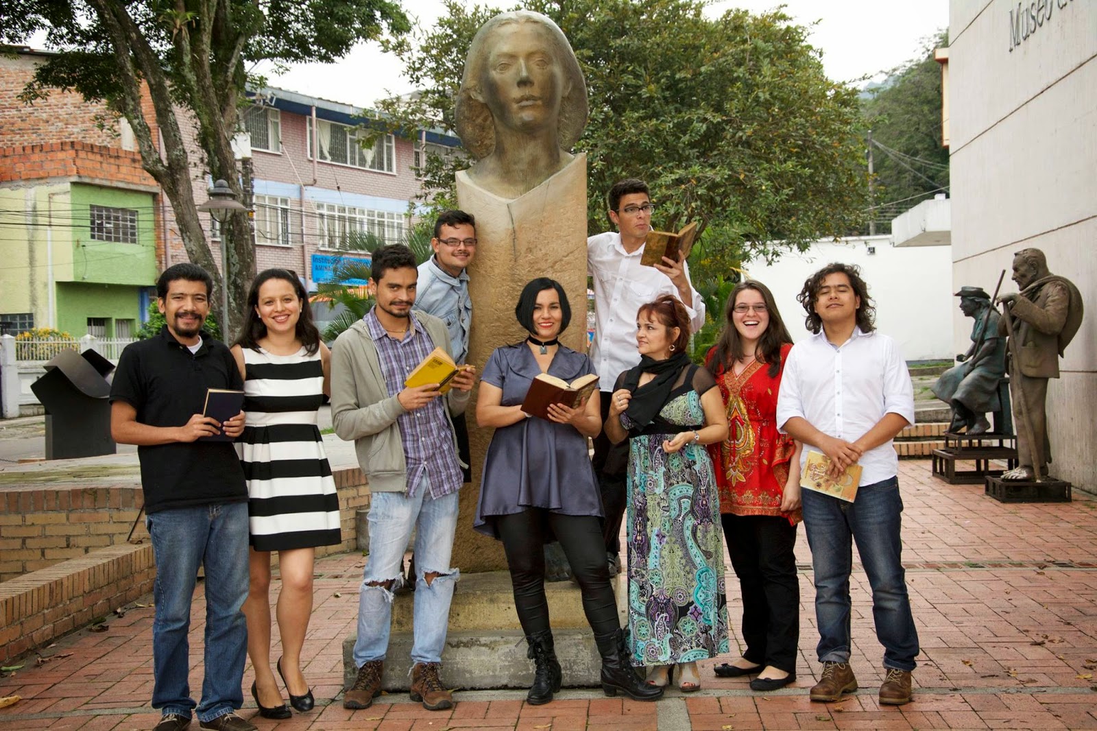 Premio Estímulos 2013  Taller de Escritura Poética con Énfasis en Borges