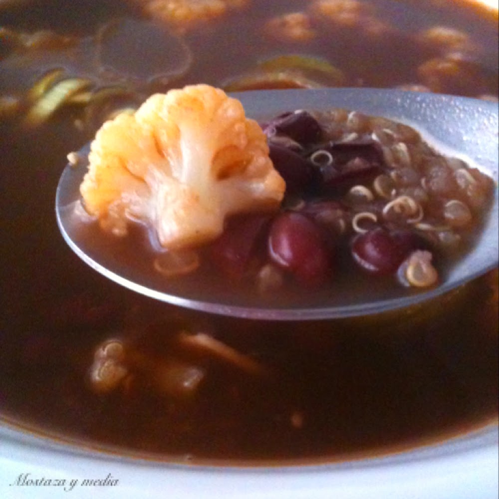 Sopa De Azukis Con Quinoa
