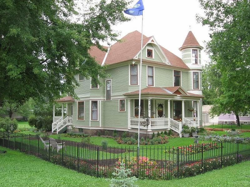 Alfred Berry House, 111 Bryant Avenue NE, Hector, Minnesota Historic