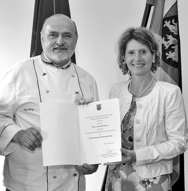Bäckermeister Alfred Wenz und Ministerin Eveline Lemke. #Nahe #Bäcker #Bundenbach #MoToLogie #Stollen