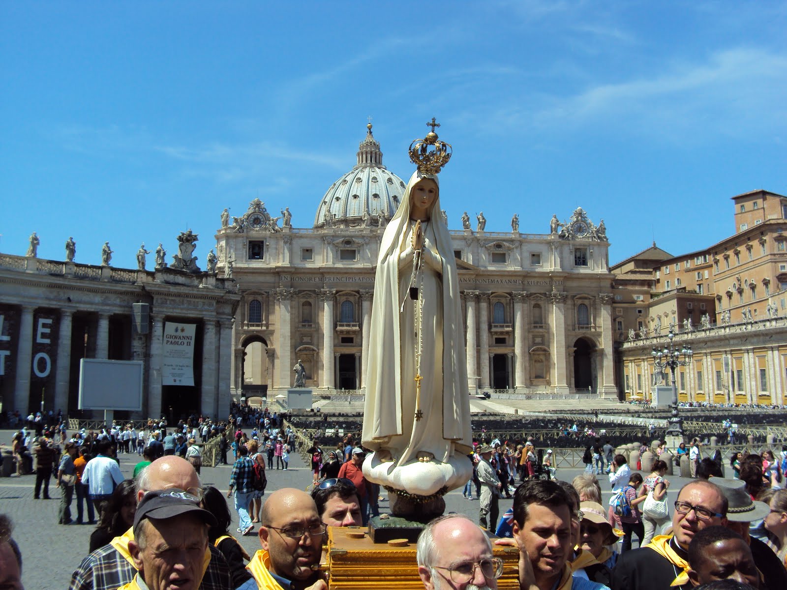 http://3.bp.blogspot.com/-Lv2bHfEvgEc/TcrQiWR5rpI/AAAAAAAAR6E/dHWM_29E-D0/s1600/fatima.JPG