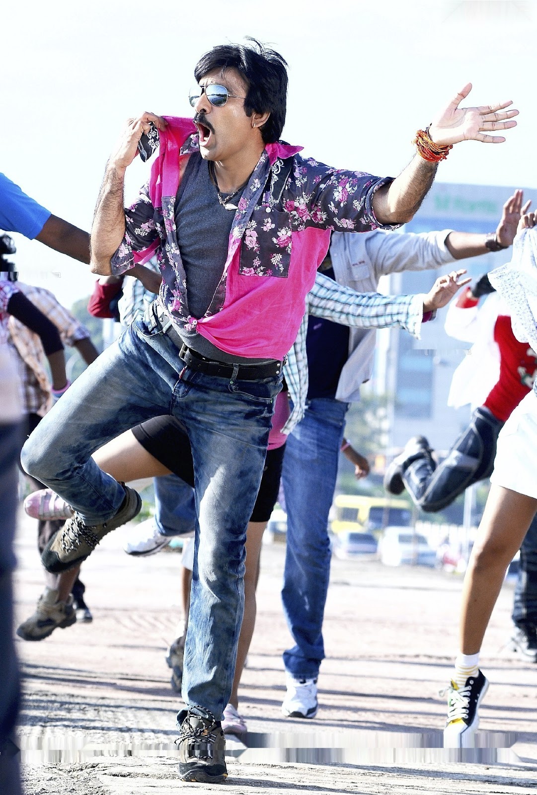 Daruvu Latest Stills by ravi teja and tapsee - Unseen Kurinu