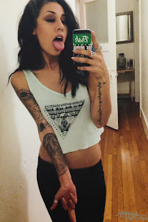 tumblr tattooed girls selfie 