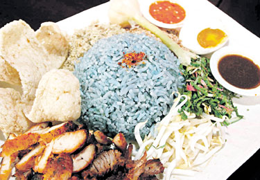 Old Trafford Berbuka Puasa Sahur Di Restoran House Of