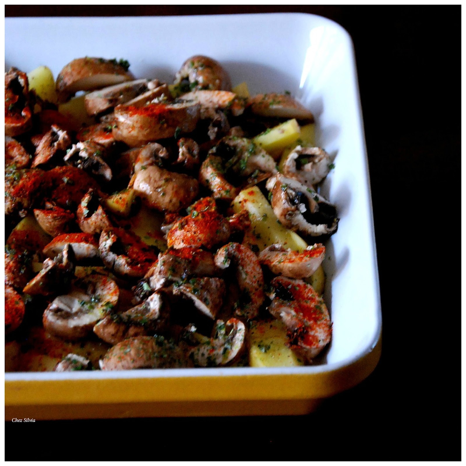 Patatas y portobellos al horno con lima y pimentón. / Chez Silvia