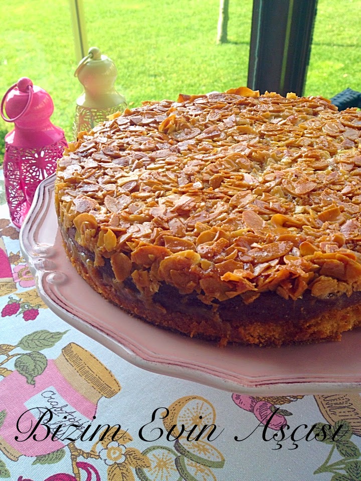 Ballı Bademli Kek