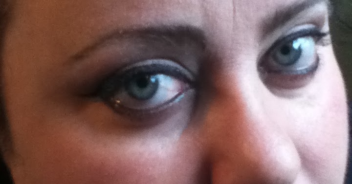 HOW  TO  CHOOSE  THE  RIGHT  ANTI-AGEING  CREAM