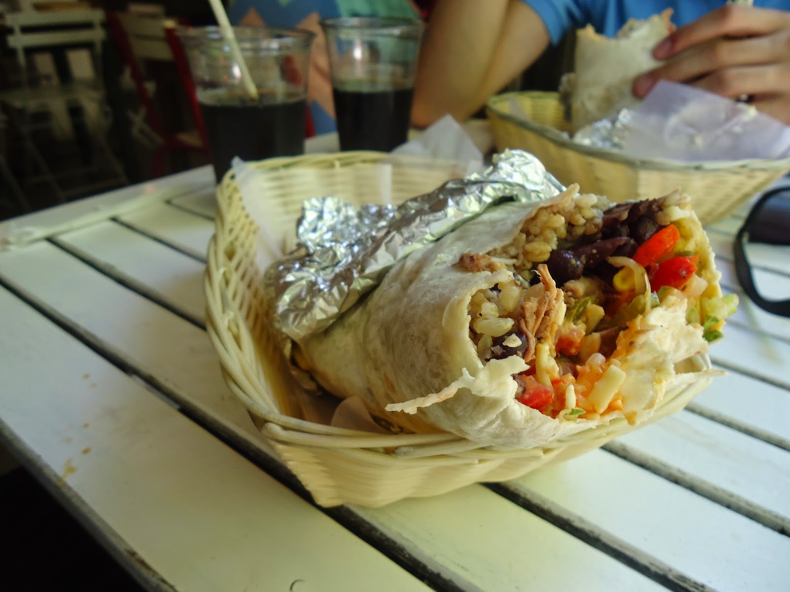 No es otro blog gastronómico Burrito gigante y delicioso Tierra Burrito