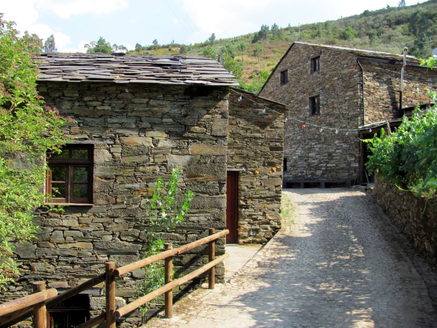 ANCERIZ & Surroundings Valado Casas de Xisto