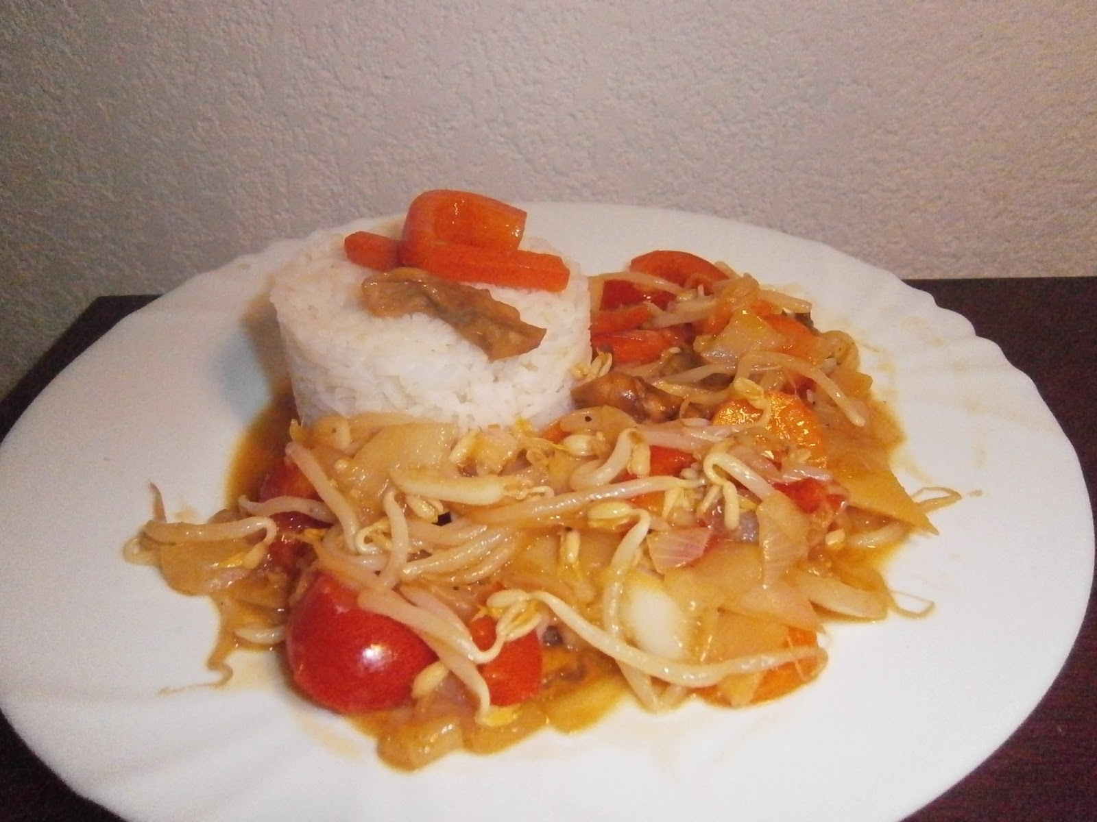 Délices d'une novice Chop suey de légumes poivrons, pousses de soja