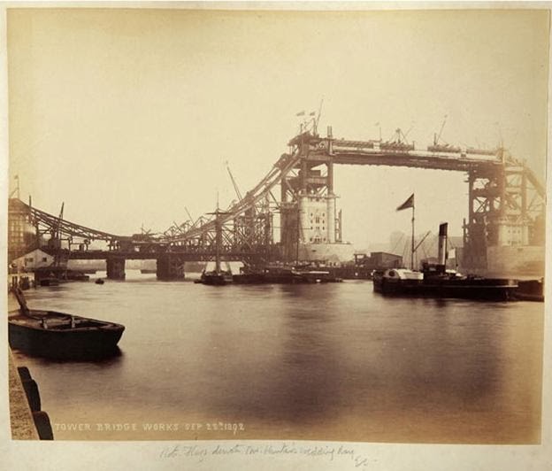 Fotografías de la construcción del Tower Bridge