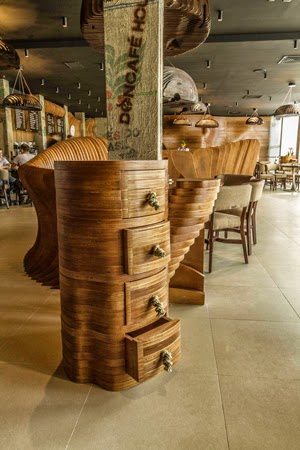 Don Cafe House, at Peje