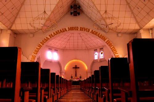 Bagian Dalam gereja Katedral