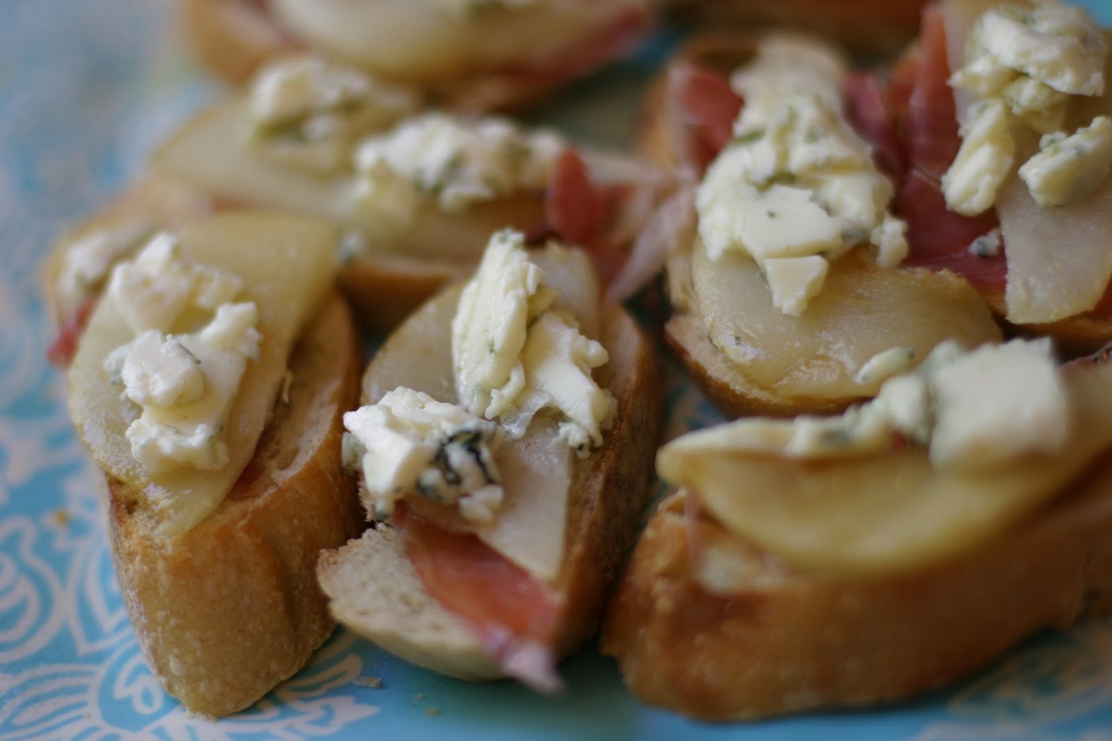 The Joy's of Kitchen Creations Pear, Prosciutto and Blue Cheese Crostini
