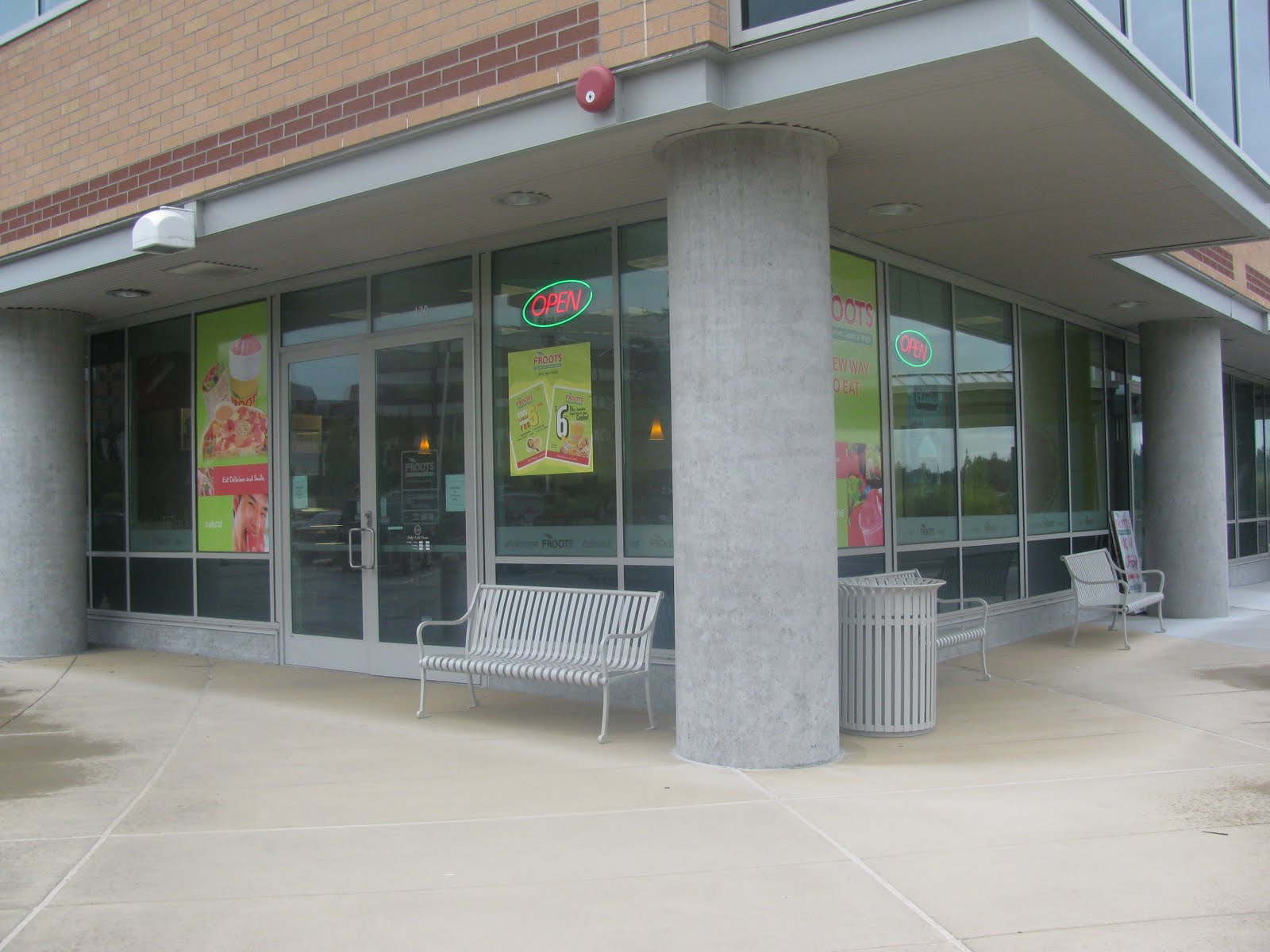 Froots Logo