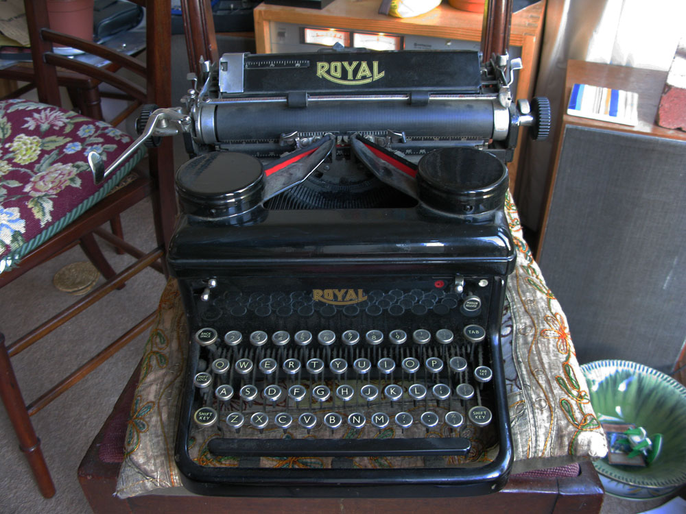 Typewriter Heaven: Royal Standard