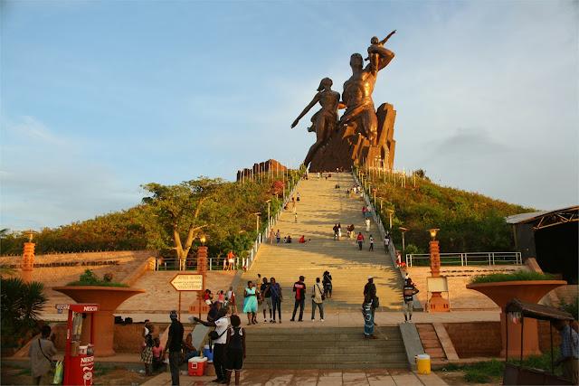 Monumento al Renacimiento Africano