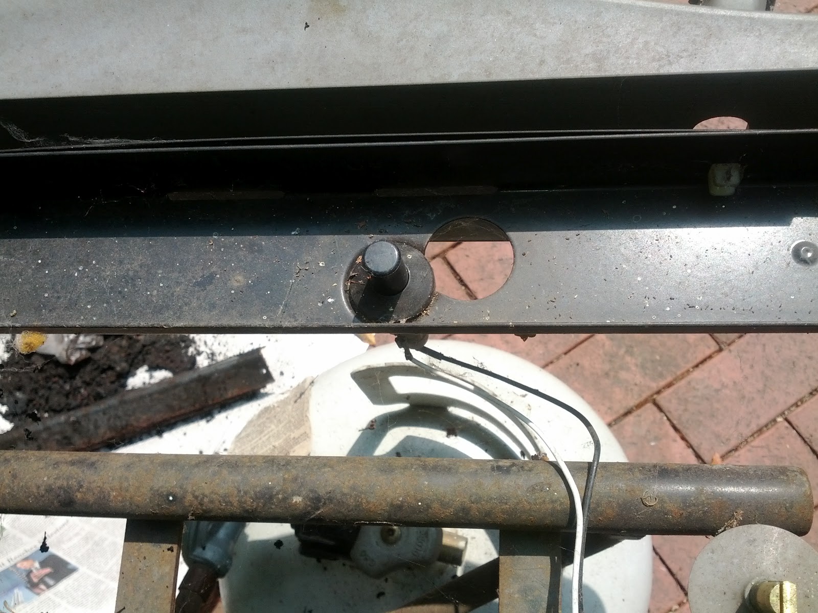 EfficiencyGeek Replace your er Grill Burners and Igniter