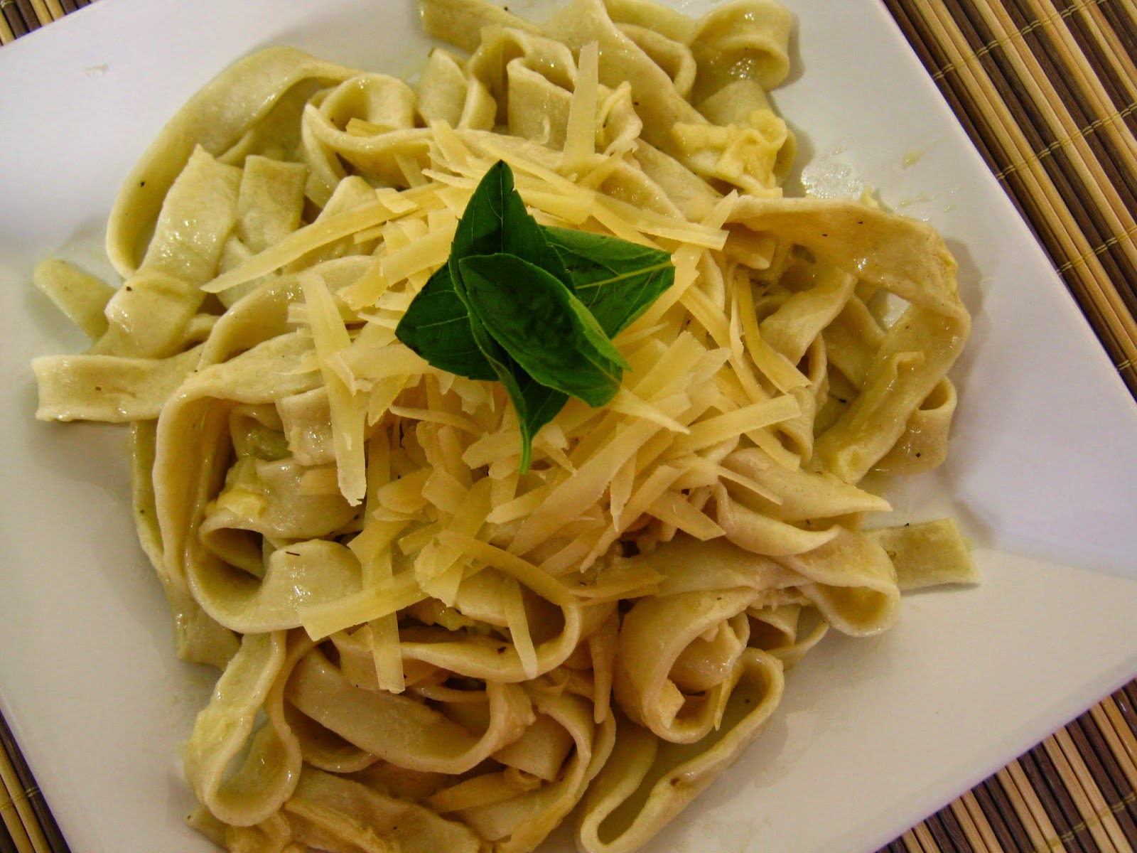 Macarrão caseiro à Alfredo