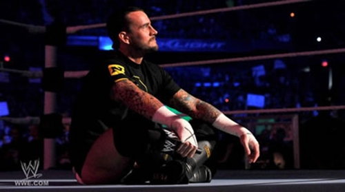 [WWE] - CM Punk Presente Na Raw De Amanhã CM+Punk+2011