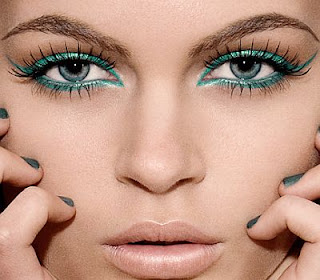 Contoured Eyes