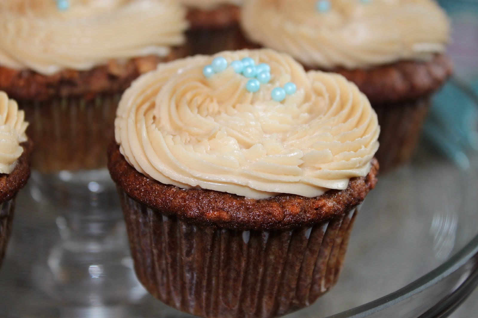 Kelly's Sweet Treats & Delicious Eats CinnamonNutmeg Apple Cupcakes