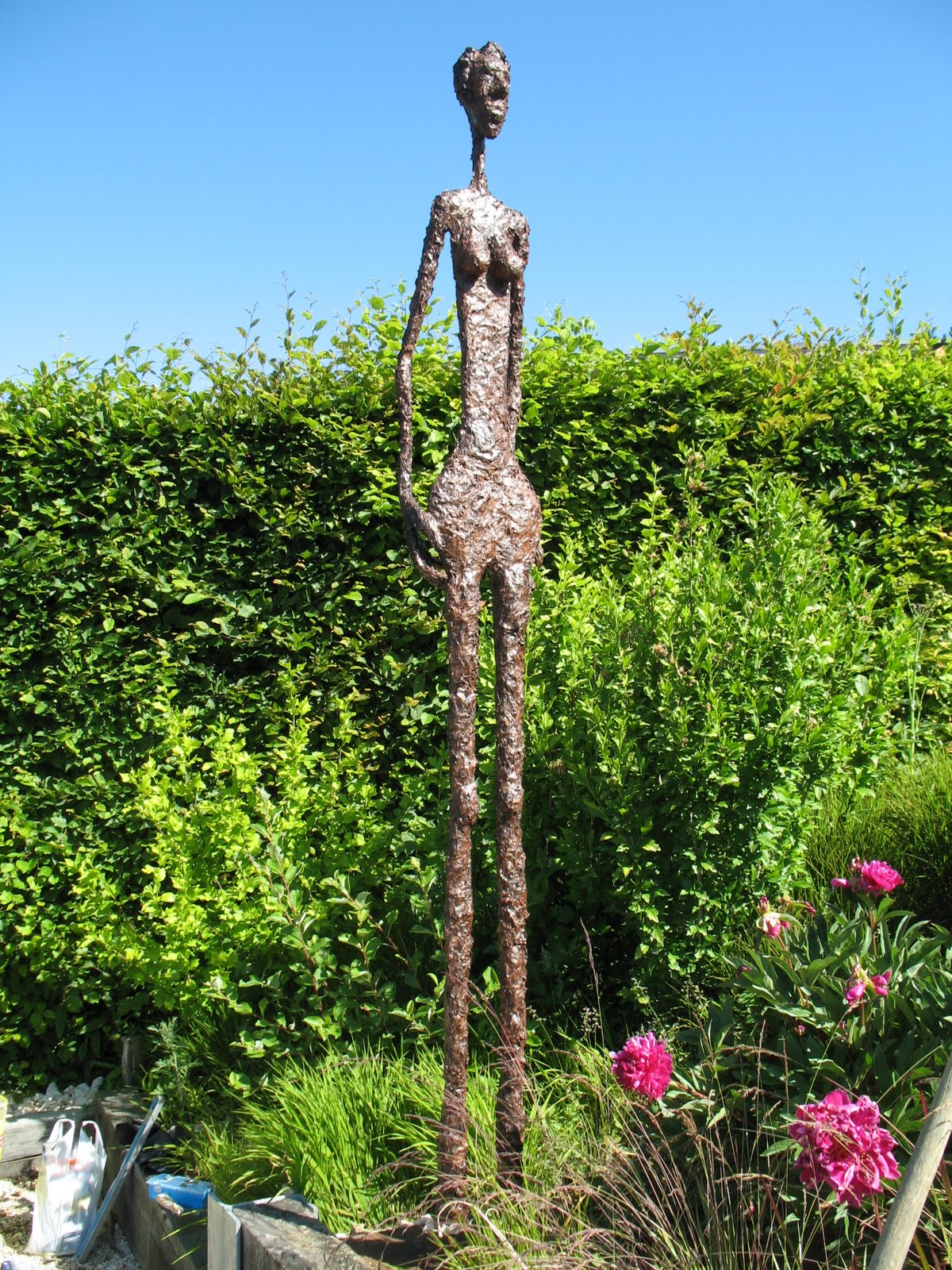 Gianfranco Doti Skulptur im Garten