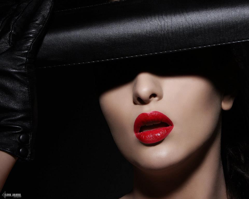 Черно Белое Фото Девушек С Красными Губами Черно Белое Фото Девушек С Красными Губами