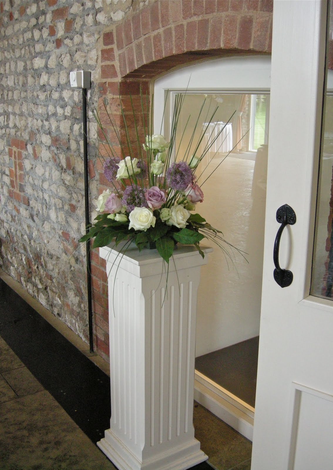 Wedding Flowers Blog Laura's Contemporary Wedding Flowers, Farbridge