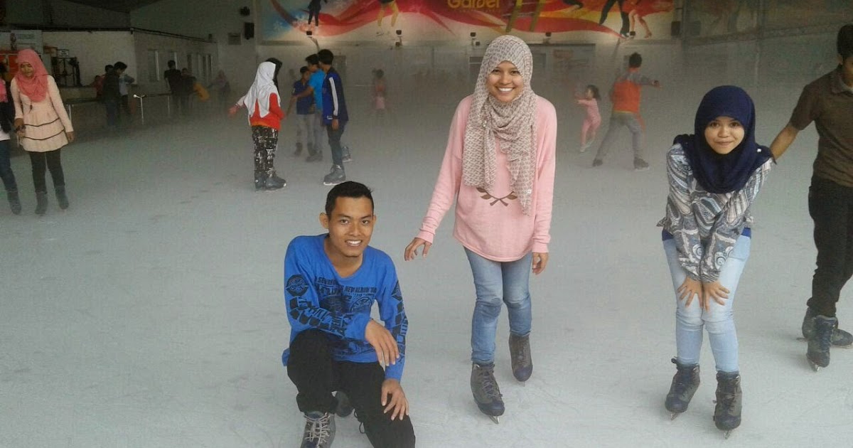 pendidikan: Ice Skating di PVJ (Diskon 40%)