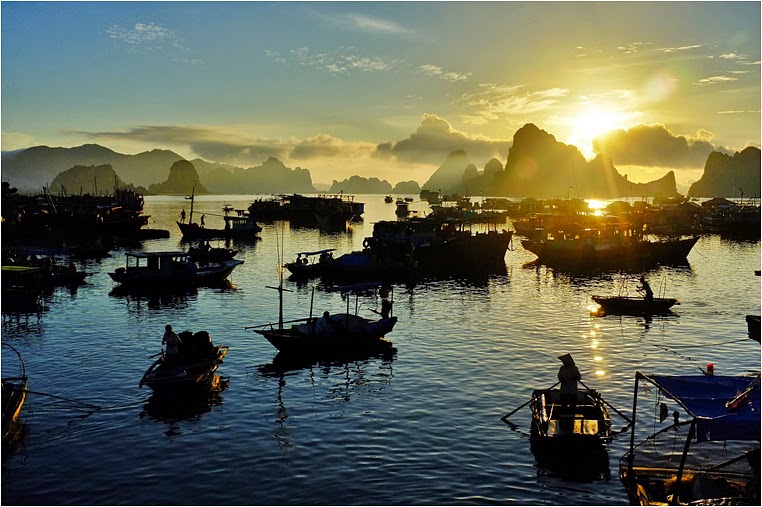Compact Camera, Best Photo of the Day in Emphoka by Hùng Vũ, Fujifilm FinePix X100, https://flic.kr/p/fafaej Compact Camera, Best Photo of the Day in Emphoka by Hùng Vũ, Fujifilm FinePix X100, https://flic.kr/p/fafaej