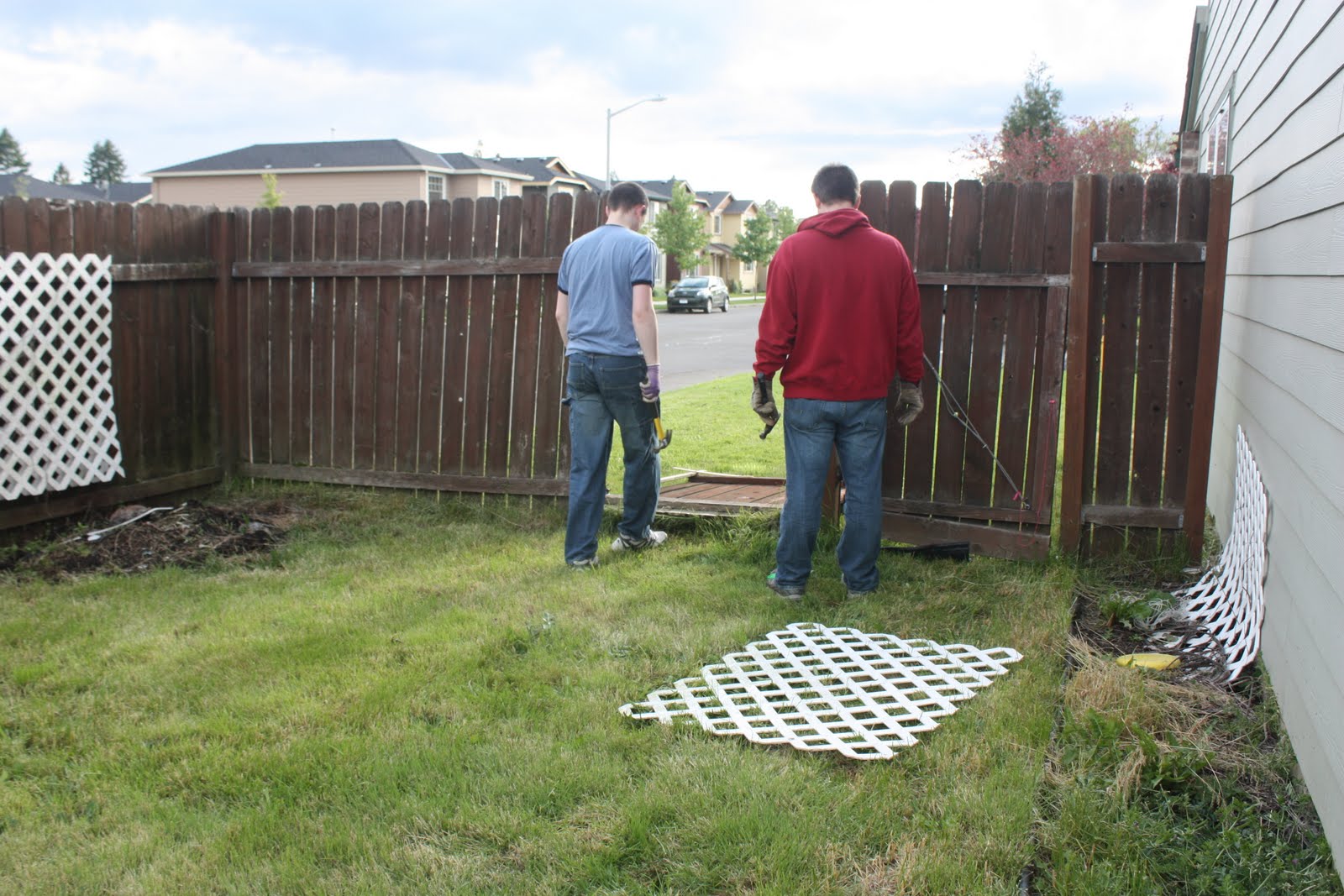 The Keysers A Good Old Fashioned Fence Raising!