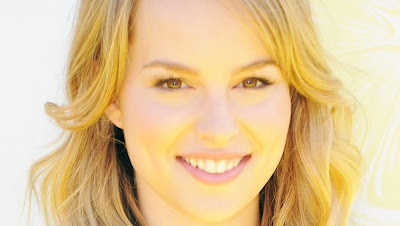 http://3.bp.blogspot.com/-MKnUwKhsJqU/Tf4H4Wgh6VI/AAAAAAAADK8/V7ki-xjSdEU/s1600/bridgit-mendler-lm-premiere-08.jpg