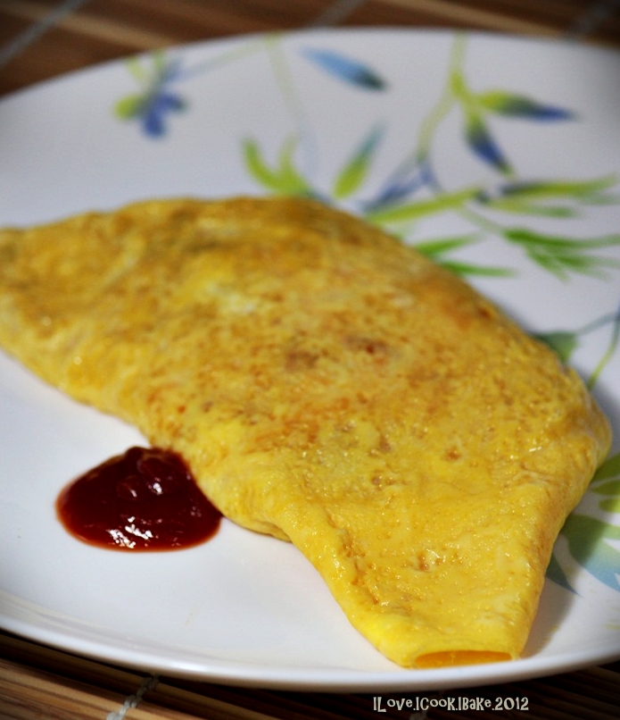 I Love. I Cook. I Bake. Omu Rice (Japanese Omelette Rice)