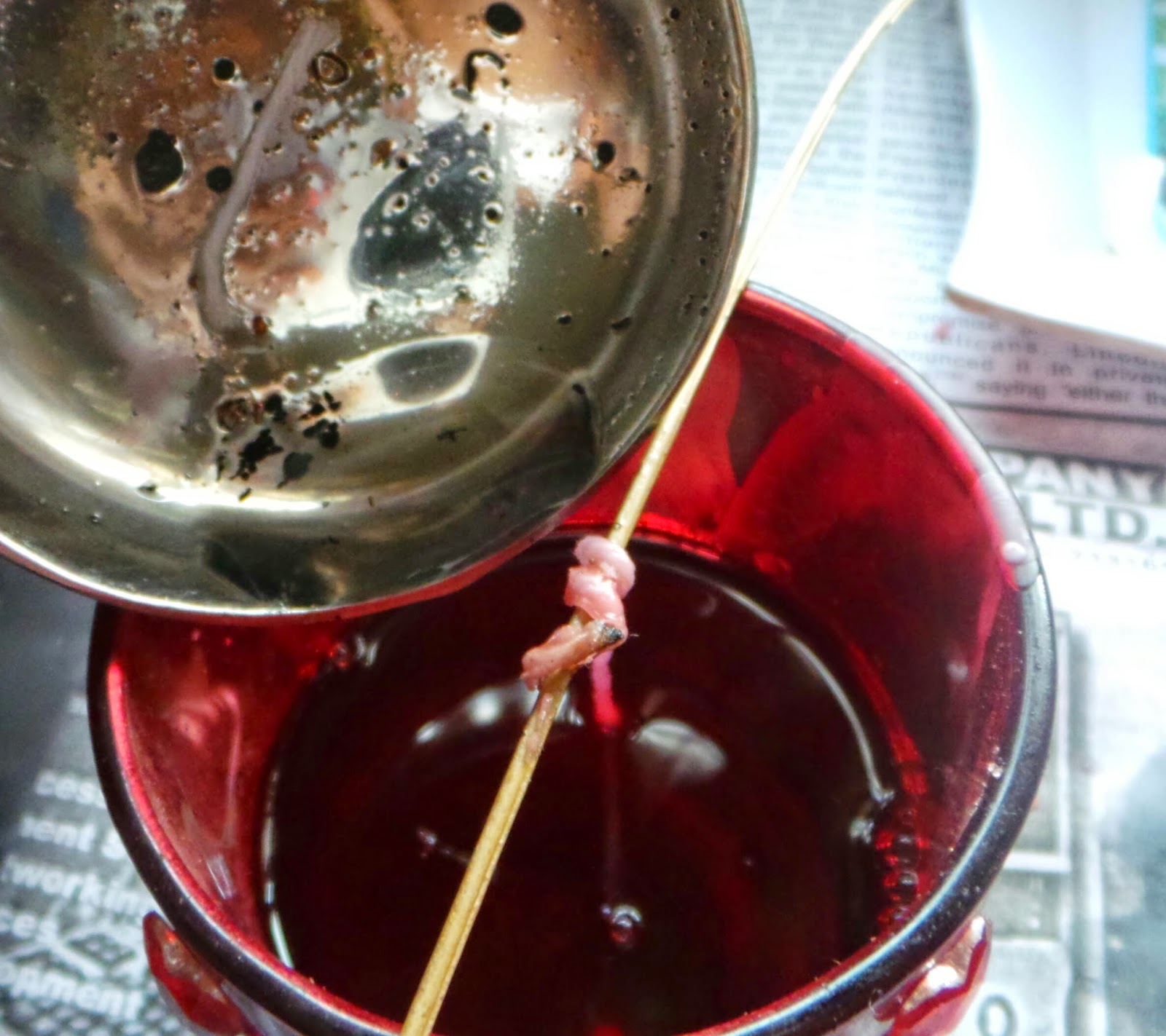 MAKING YOUR SCENTED CANDLES THE NIGERIAN WAY. nappilynigeriangirl