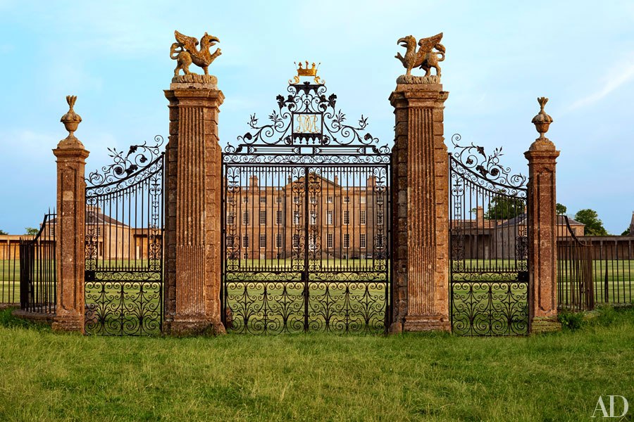 loveisspeed....... AN EXQUISITE APARTMENT IN A HISTORIC ENGLISH