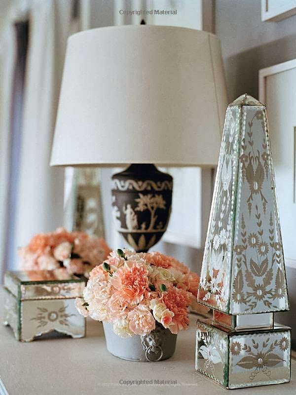 Obelisk Decorating Mirrored obelisks