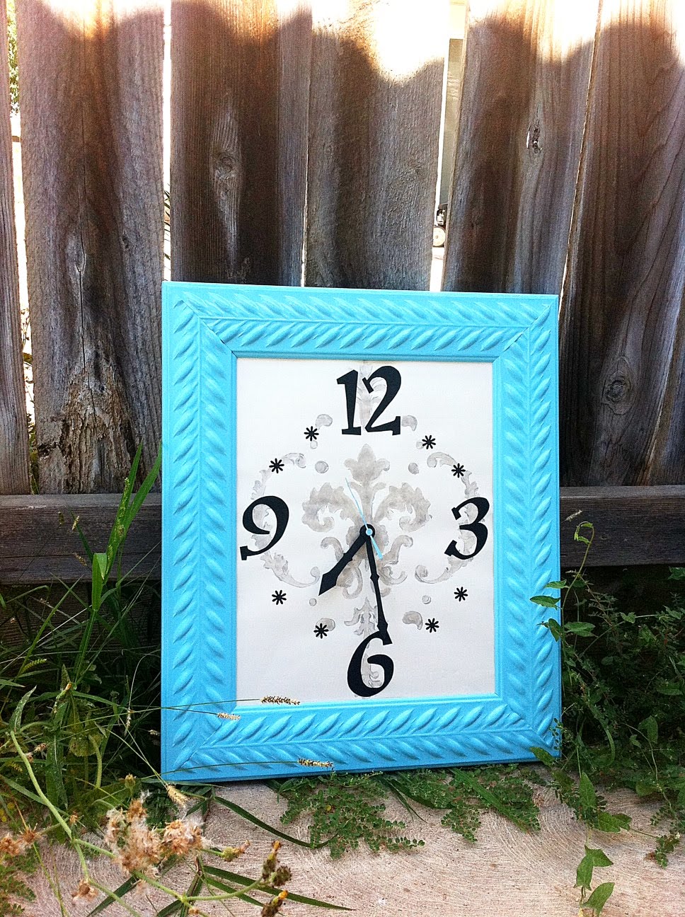 Le Petite Sweet DIY Picture Frame Clock