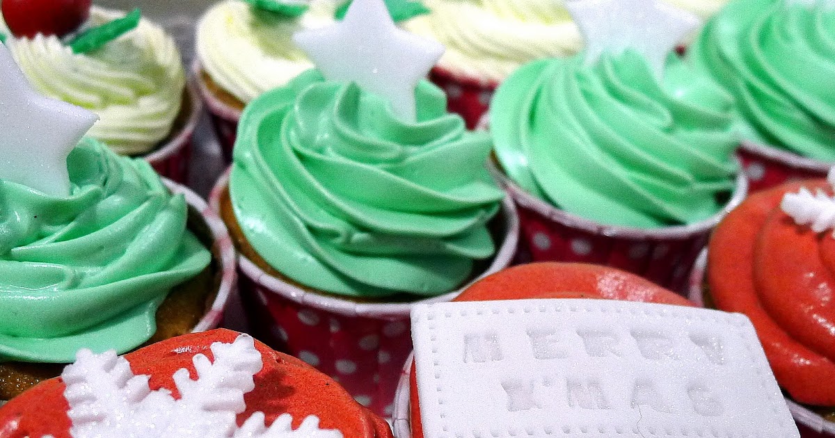 the batter baker: Christmas Cupcakes 2011