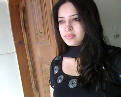 Mona Liza Sexy Pakistani Girl In Black Dress